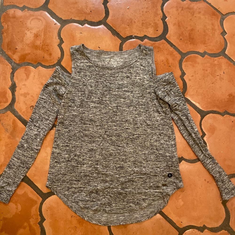 Hollister tee shirt off the shoulder